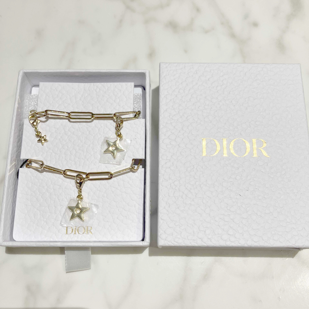 Dior(ディオール)のディオール　ノベルティ　ストラップ スマホ/家電/カメラのスマホアクセサリー(ストラップ/イヤホンジャック)の商品写真