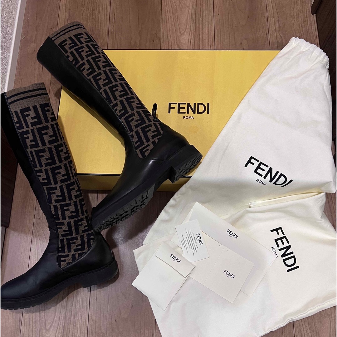 ブーツFENDIロングブーツ