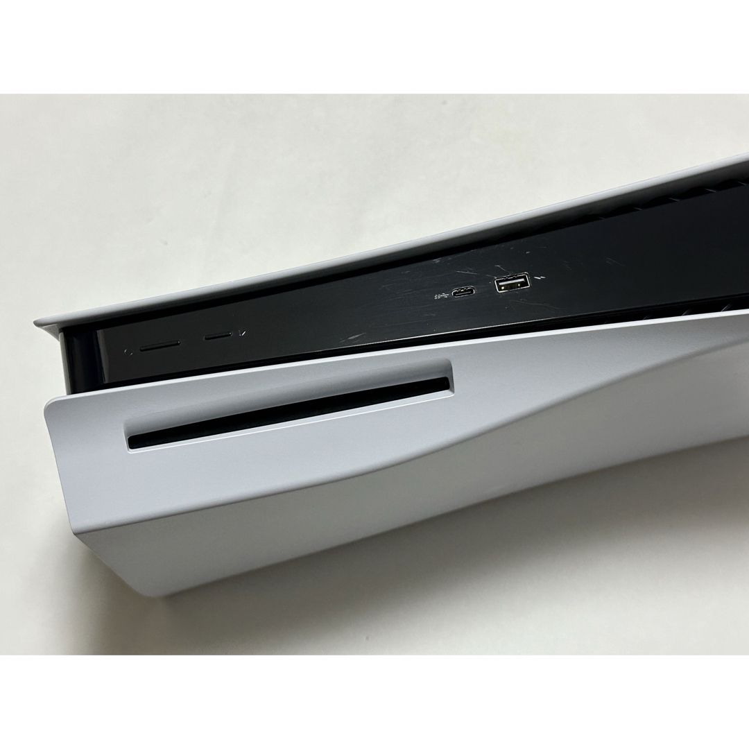 PlayStation(プレイステーション)の【超美品】PlayStation5 ディスクドライブ搭載 CFI-1100A01 エンタメ/ホビーのゲームソフト/ゲーム機本体(家庭用ゲーム機本体)の商品写真