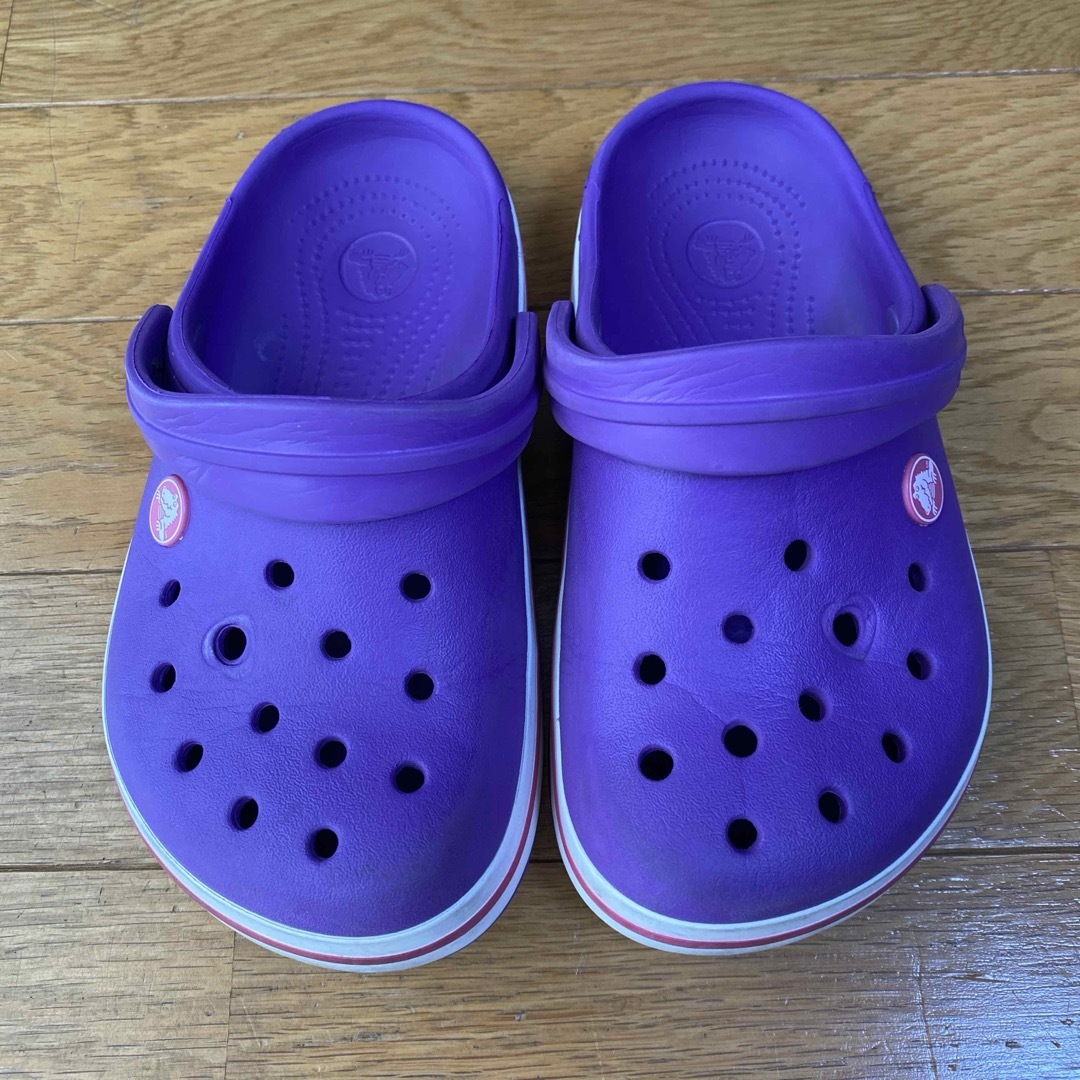 crocs(クロックス)のクロックス　J1 キッズ/ベビー/マタニティのキッズ靴/シューズ(15cm~)(サンダル)の商品写真