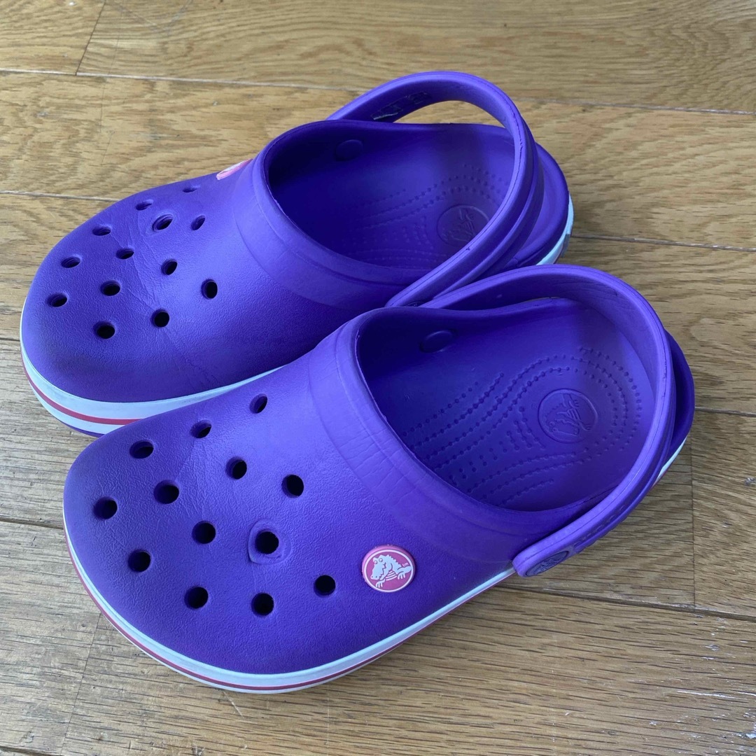 crocs(クロックス)のクロックス　J1 キッズ/ベビー/マタニティのキッズ靴/シューズ(15cm~)(サンダル)の商品写真