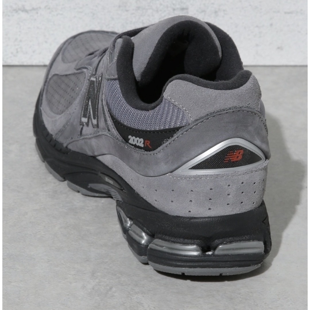 New Balance(ニューバランス)の【新品】ニューバランス　2002R  メンズ　28㎝　完売モデル メンズの靴/シューズ(スニーカー)の商品写真