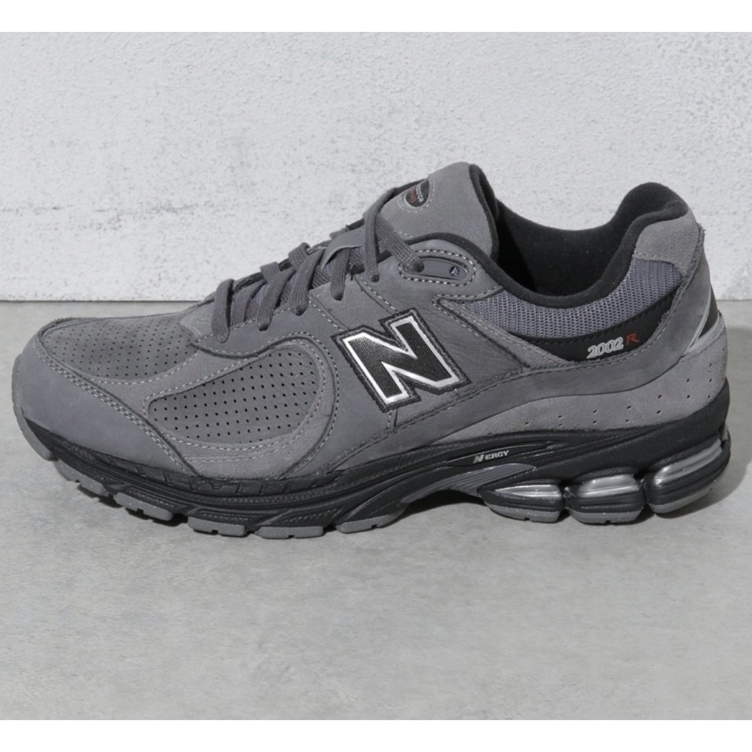 New Balance(ニューバランス)の【新品】ニューバランス　2002R  メンズ　28㎝　完売モデル メンズの靴/シューズ(スニーカー)の商品写真