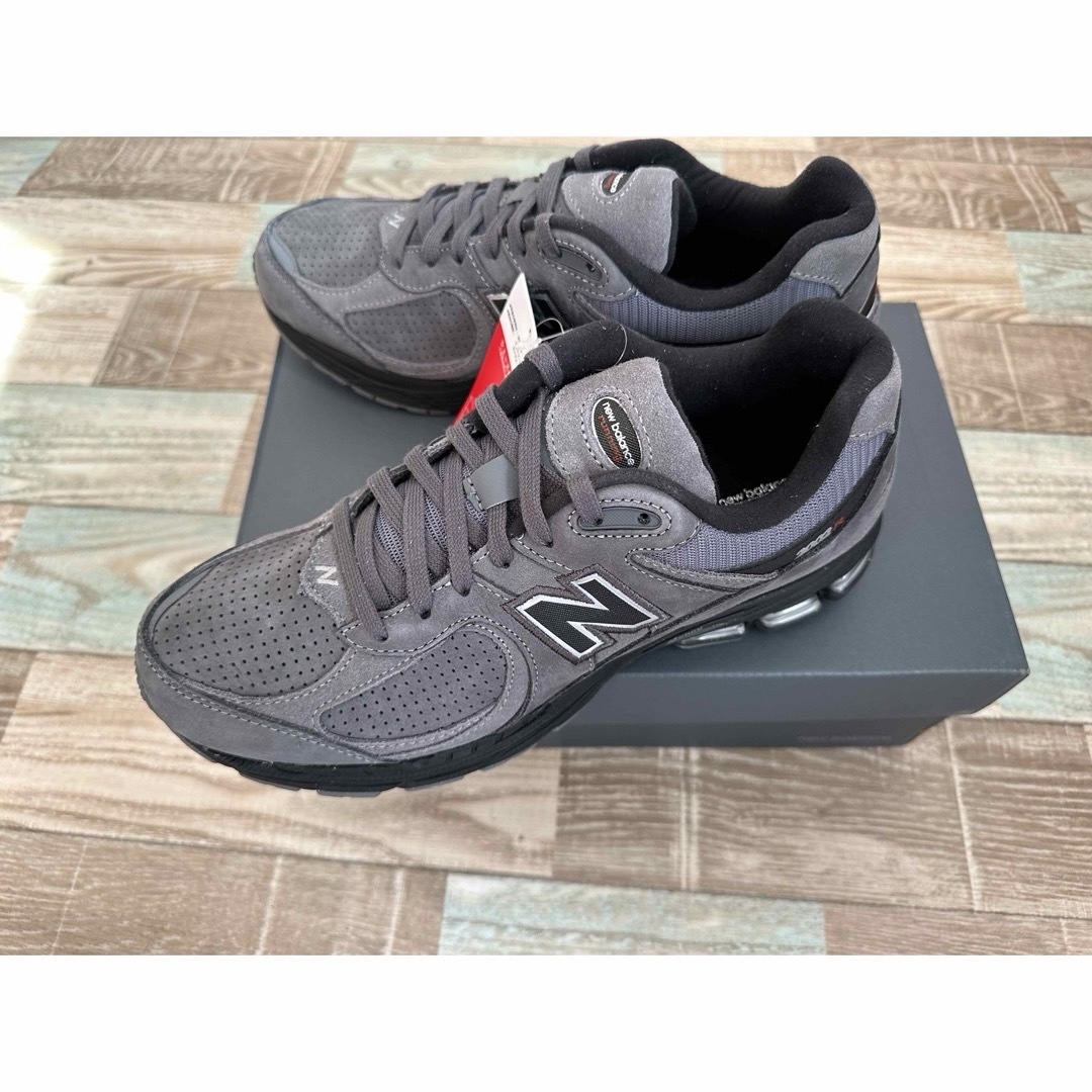 New Balance(ニューバランス)の【新品】ニューバランス　2002R  メンズ　28㎝　完売モデル メンズの靴/シューズ(スニーカー)の商品写真