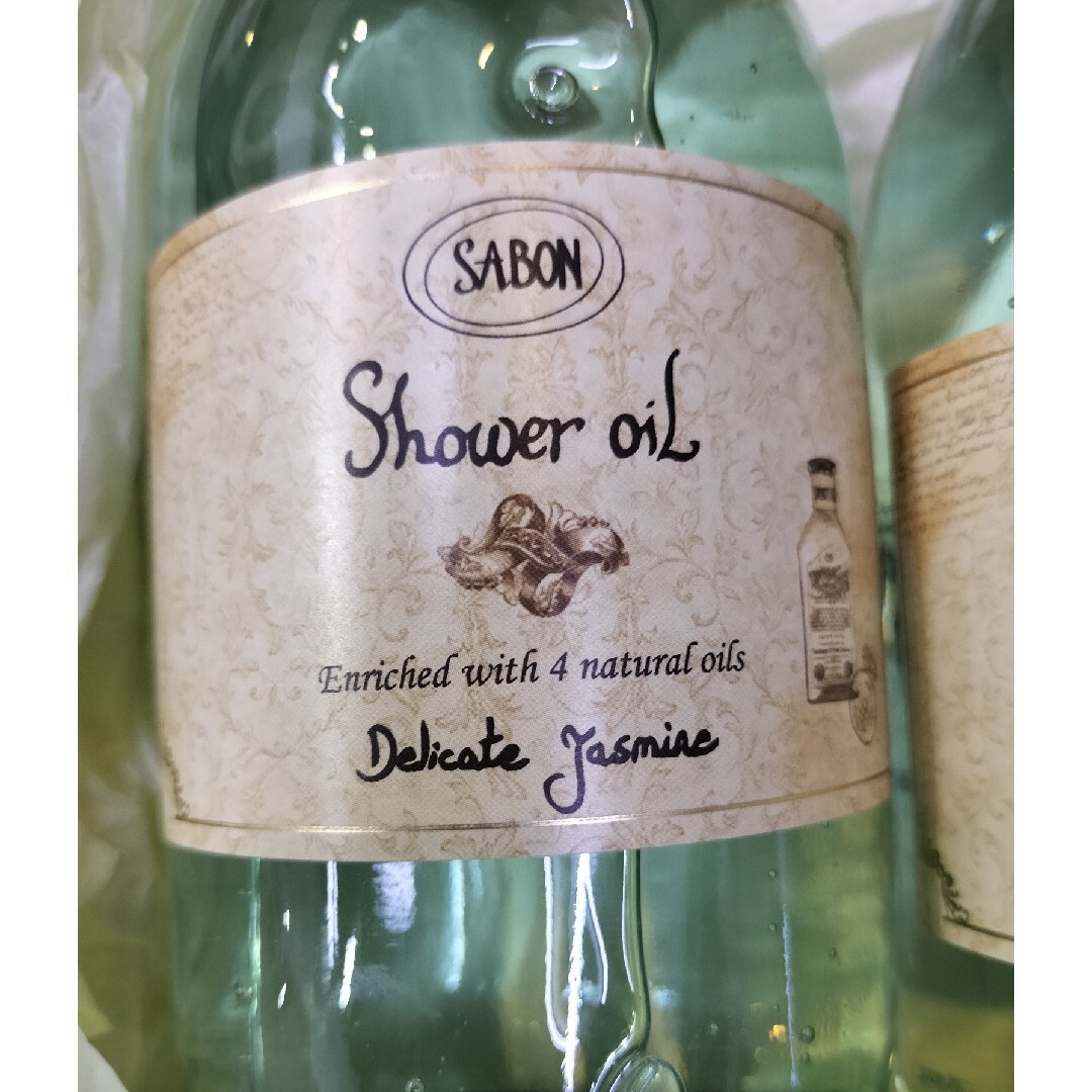 SABON(サボン)のSABON シャワーオイル 　500ml　2本( 専用ポンプ付) コスメ/美容のボディケア(ボディソープ/石鹸)の商品写真