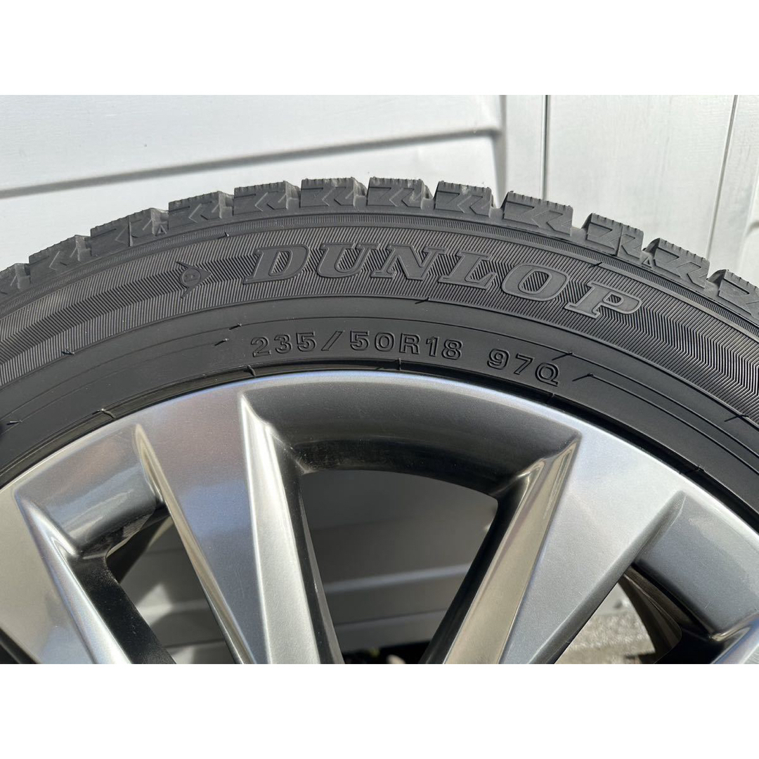 DUNLOP(ダンロップ)のみゆう専用　スタッドレスタイヤ235/50/R18 DUNLOP WINTER 自動車/バイクの自動車(タイヤ・ホイールセット)の商品写真