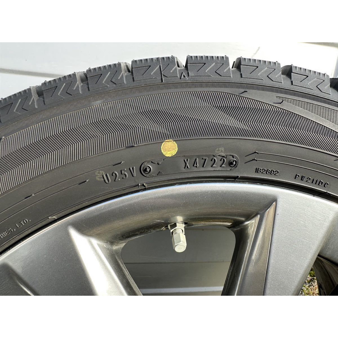 DUNLOP(ダンロップ)のみゆう専用　スタッドレスタイヤ235/50/R18 DUNLOP WINTER 自動車/バイクの自動車(タイヤ・ホイールセット)の商品写真