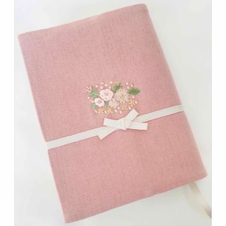 ハンドメイド　＊刺繍資格あり＊　文庫本カバー　聖書カバー　ブックカバー　刺繍　花(ブックカバー)