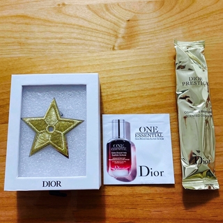 ディオール(Dior)のDior ノベルティ　ピンバッジ　(ブローチ/コサージュ)
