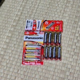 パナソニック(Panasonic)のパナソニック　アルカリ乾電池単４形12本、単３形12本セット(その他)