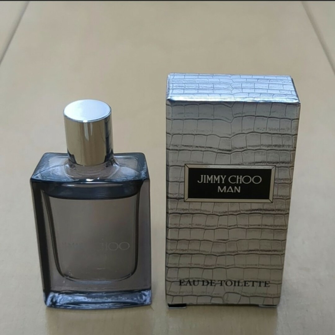 JIMMY CHOO(ジミーチュウ)の【新品】ジミー チュウ マン オードトワレ 4.5ml JIMMY CHOO コスメ/美容の香水(香水(男性用))の商品写真