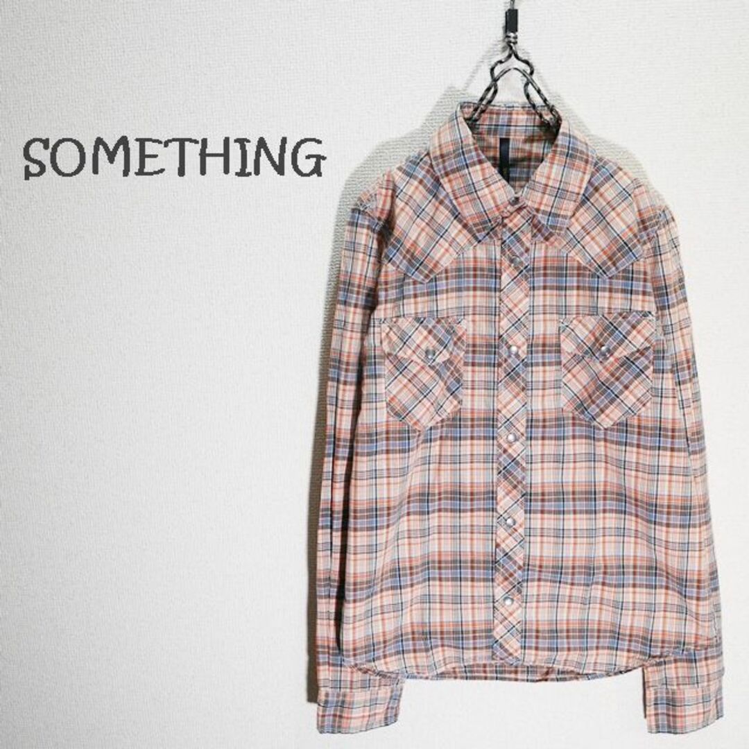 SOMETHING(サムシング)のSOMETHING　コットンチェックシャツ　オレンジ系 レディースのトップス(シャツ/ブラウス(長袖/七分))の商品写真