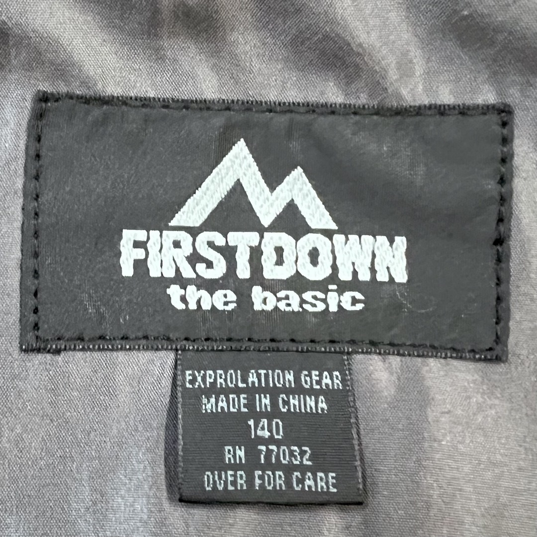 FIRST DOWN(ファーストダウン)のFIRSTDOWN the basic 防寒ジャンバー サイズ140 キッズ/ベビー/マタニティのキッズ服男の子用(90cm~)(ジャケット/上着)の商品写真