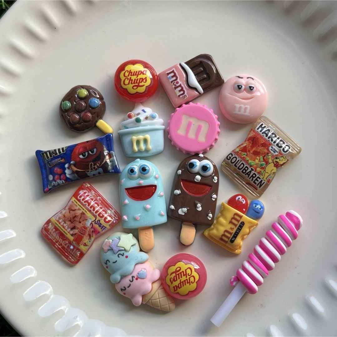 チョコ 食べ物 デコパーツ ハンドメイドの素材/材料(各種パーツ)の商品写真