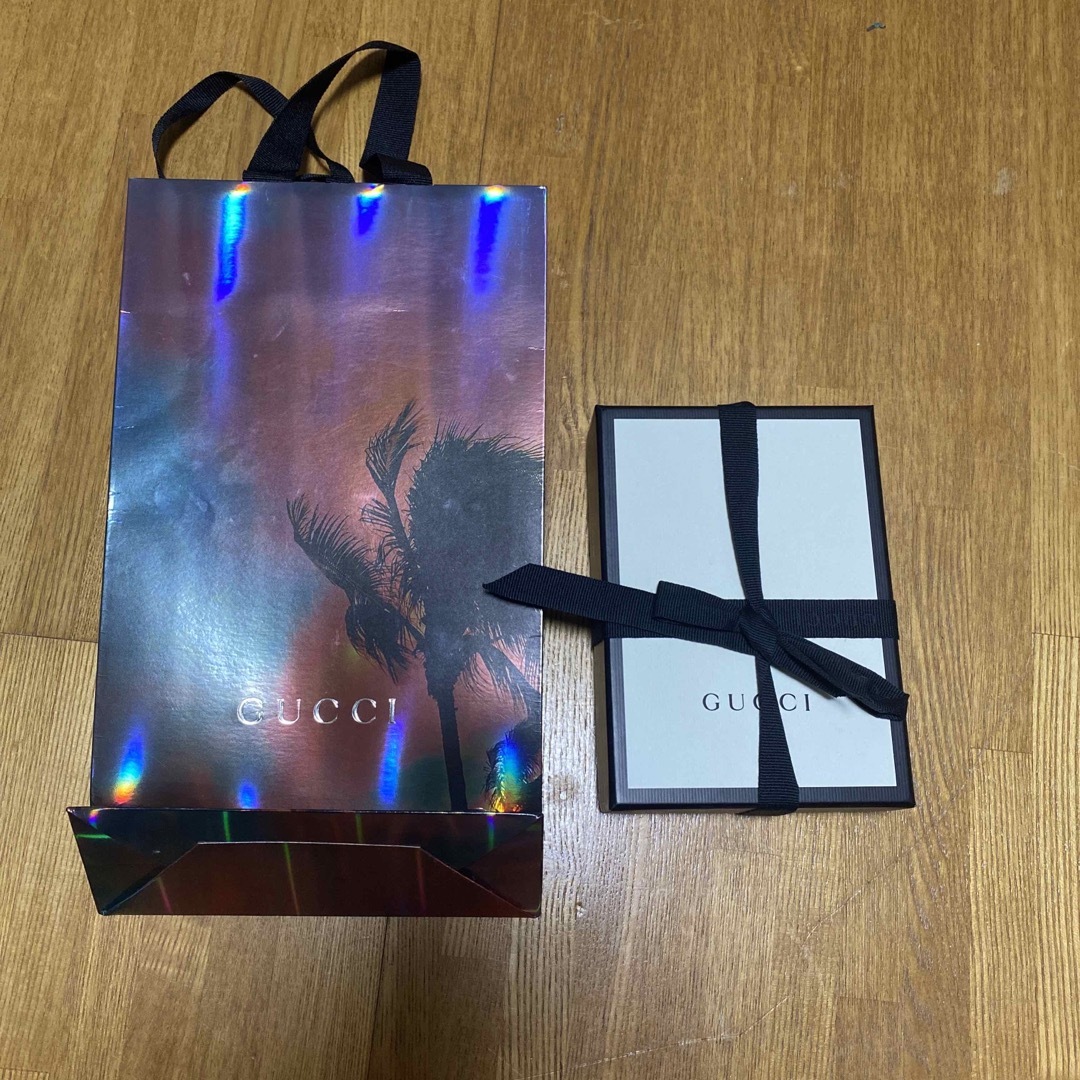 Gucci(グッチ)のGUCCI グッチ　紙袋　箱　ショップバッグ レディースのバッグ(ショップ袋)の商品写真