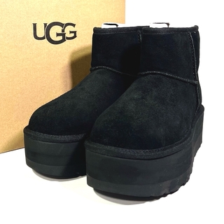 アグ(UGG)の【新品未使用】UGG クラシック ミニ プラットフォーム ブーツ 黒 24.0(ブーツ)