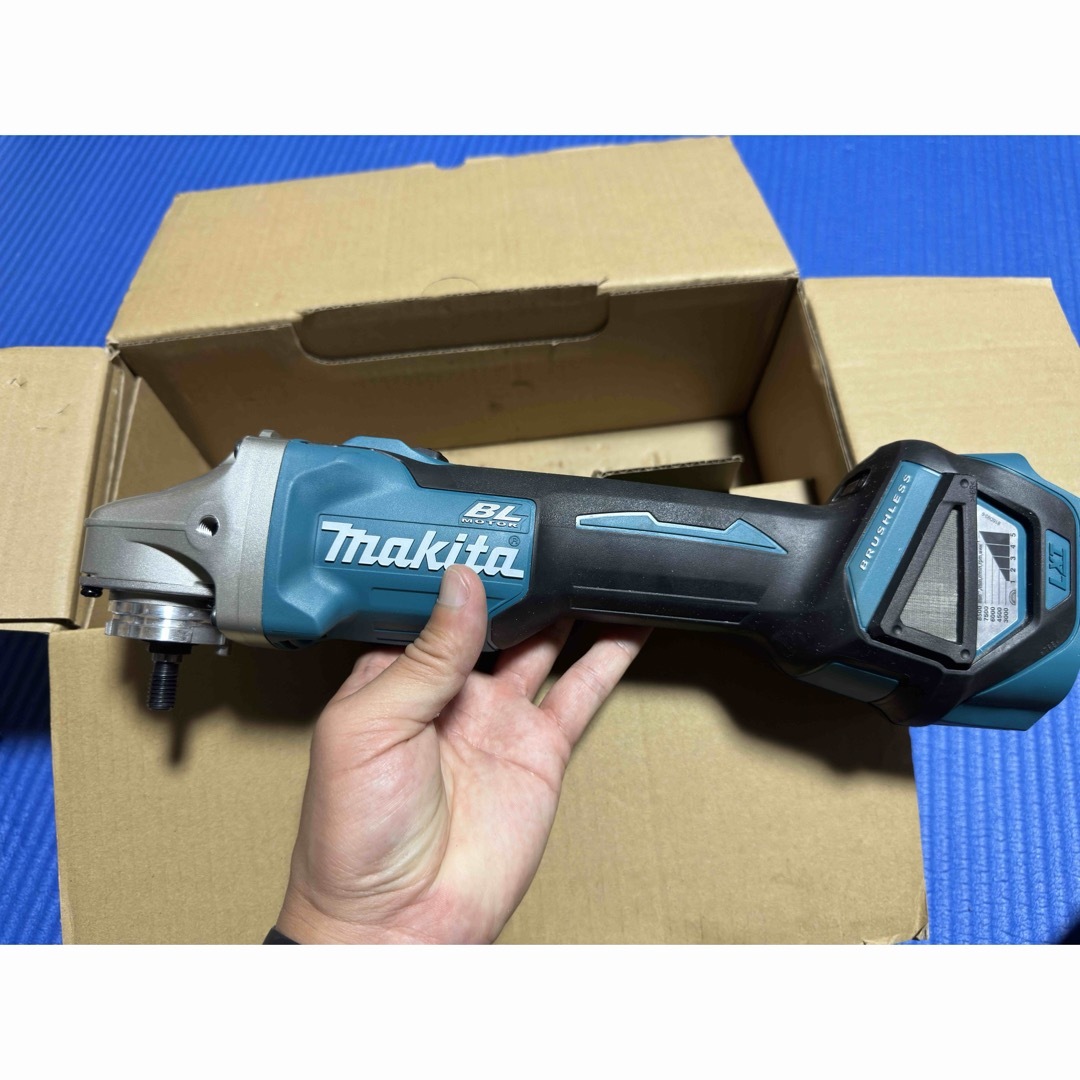 Makita(マキタ)のマキタ　makita  ディスクグラインダ18V 100mm 自動車/バイクのバイク(工具)の商品写真