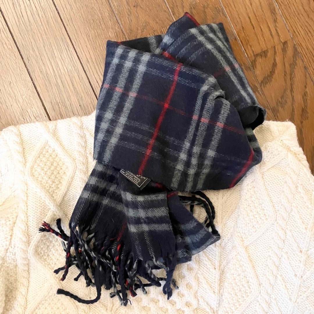 BURBERRY(バーバリー)のused  Burberry ノバチェックマフラー  ネイビー イギリス製  レディースのファッション小物(マフラー/ショール)の商品写真