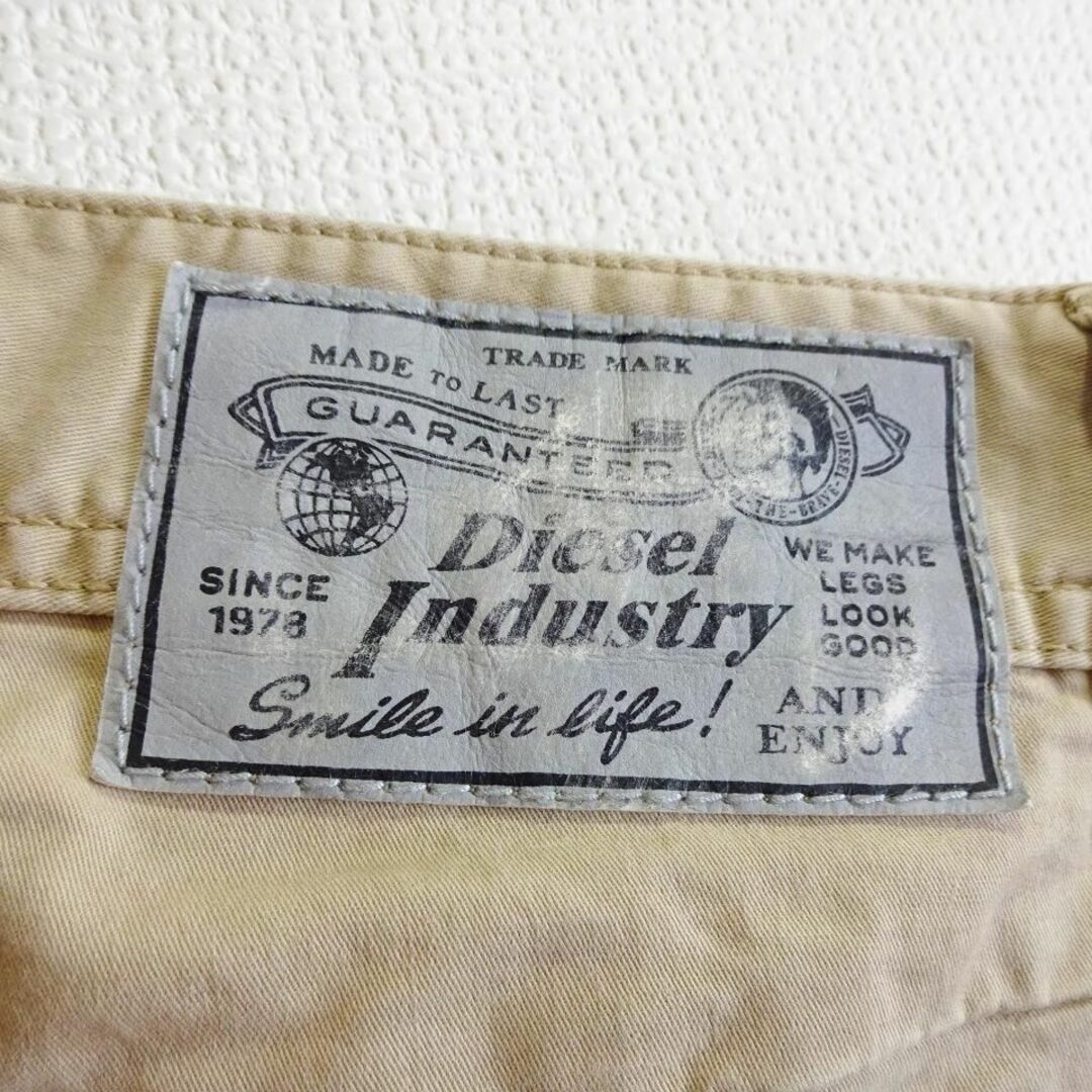DIESEL(ディーゼル)のディーゼル　DARRON-A　W82cm　スリムテーパード ストレッチ　ベージュ メンズのパンツ(チノパン)の商品写真