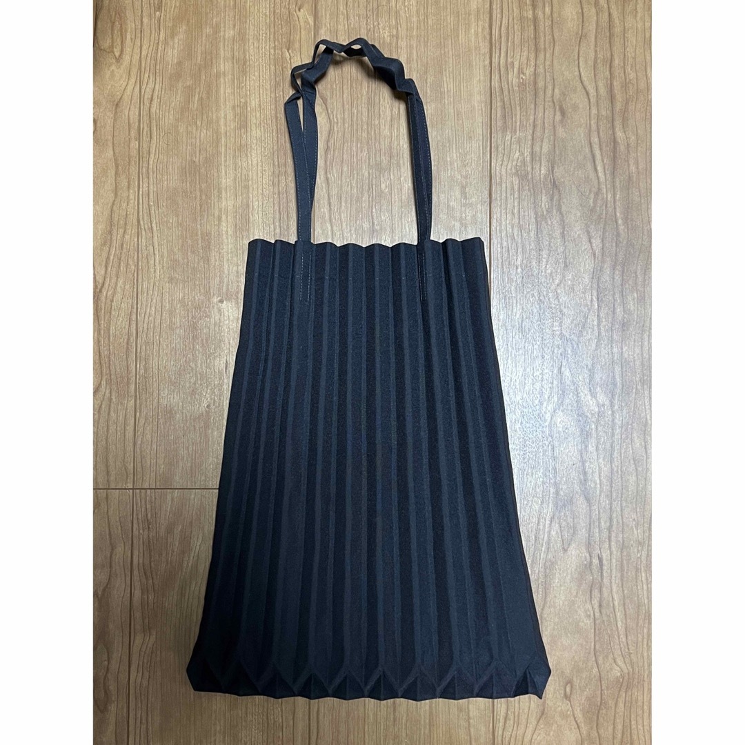 PLEATS PLEASE ISSEY MIYAKE(プリーツプリーズイッセイミヤケ)のme issei miyake trunk pleats bag イッセイミヤケ レディースのバッグ(トートバッグ)の商品写真