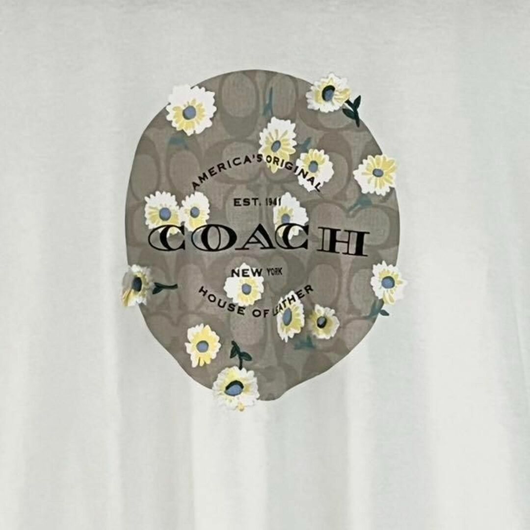 COACH(コーチ)の【美品】COACH コーチ Tシャツ 半袖 シグネチャー 花柄 白 Mサイズ相当 レディースのトップス(Tシャツ(半袖/袖なし))の商品写真