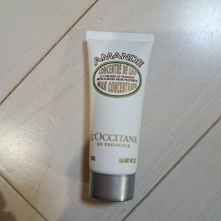 ロクシタン(L'OCCITANE)のミニ 【ロクシタン】アーモンドミルクコンセントレート(ミニサイズ) 20ml(ボディクリーム)