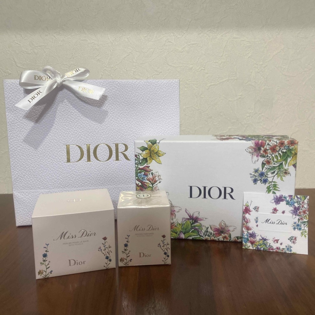 Dior(ディオール)のDIOR ミスディオール　バスパール　キャンドル　限定 コスメ/美容のボディケア(入浴剤/バスソルト)の商品写真
