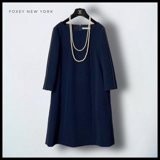 フォクシーニューヨーク(FOXEY NEW YORK)の【FOXEY NEW YORK】Aライン 膝丈パイピングワンピース ロゴジッパー(ひざ丈ワンピース)