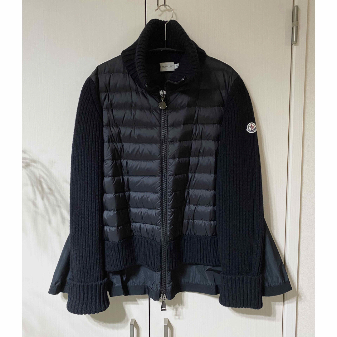 MONCLER(モンクレール)のMONCLER MAGLIONE TRICOT CARDIGAN ブラック　M レディースのジャケット/アウター(ダウンジャケット)の商品写真