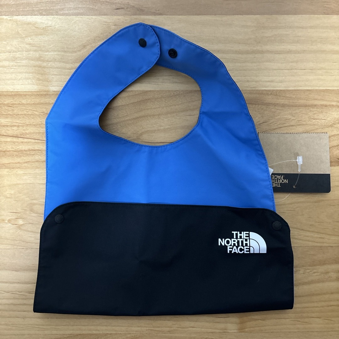 THE NORTH FACE(ザノースフェイス)のノースフェイス　エプロン キッズ/ベビー/マタニティの授乳/お食事用品(お食事エプロン)の商品写真