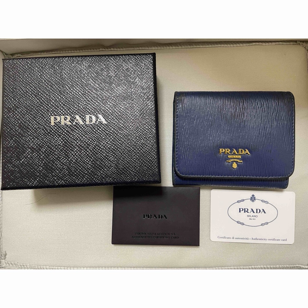PRADA(プラダ)のPRADA 三つ折り財布 箱付き レディースのファッション小物(財布)の商品写真
