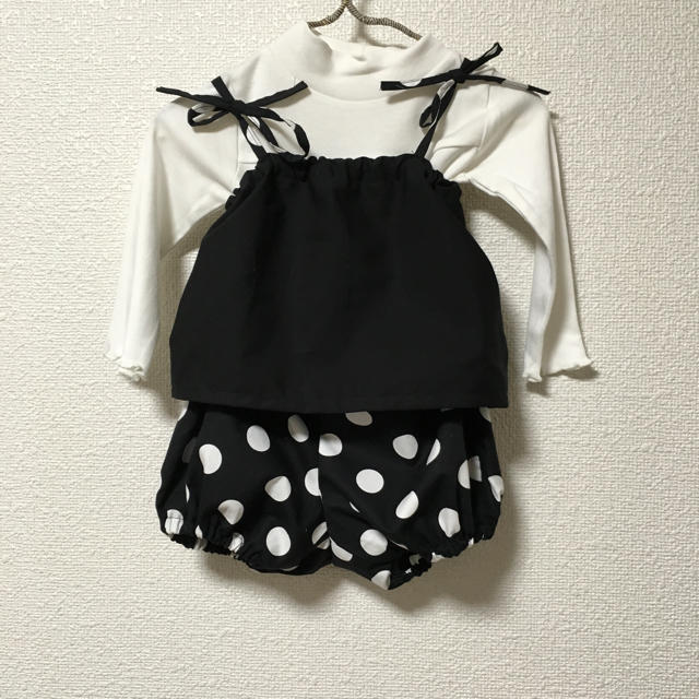 ハンドメイド☆水玉×黒 キッズ/ベビー/マタニティのベビー服(~85cm)(タンクトップ/キャミソール)の商品写真