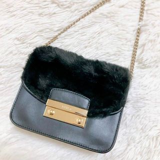 フルラ(Furla)の✨超美品✨FURLA メトロポリス チェーンショルダー ファー　ブラック(ショルダーバッグ)