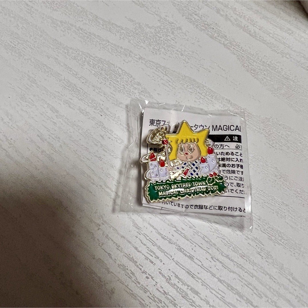 ソラカラちゃん　クリスマス　限定　ピンバッジ エンタメ/ホビーのアニメグッズ(バッジ/ピンバッジ)の商品写真