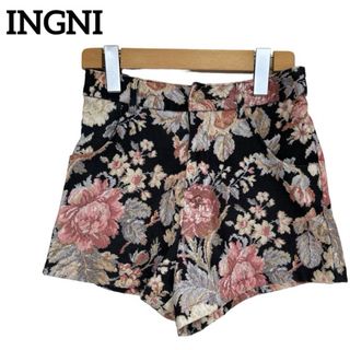 イング(INGNI)の美品✨INGNI ショートパンツ　花柄　ハイウエスト　裏地あり　ボトム(ショートパンツ)