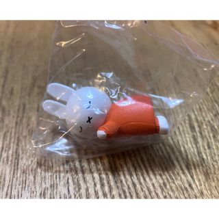 ミッフィー(miffy)の【未開封】miffyすやすやフレンドFig.  だいだい　オレンジ(キャラクターグッズ)