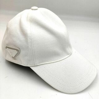 プラダ(PRADA)の美品 PRADA キャップ 帽子 キャンバス ホワイト 3角プレート(キャップ)