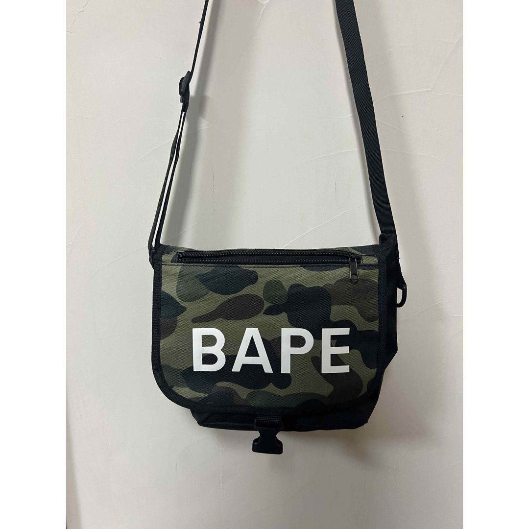 A BATHING APE(アベイシングエイプ)のa bathing ape ショルダーバッグ メンズのバッグ(ショルダーバッグ)の商品写真