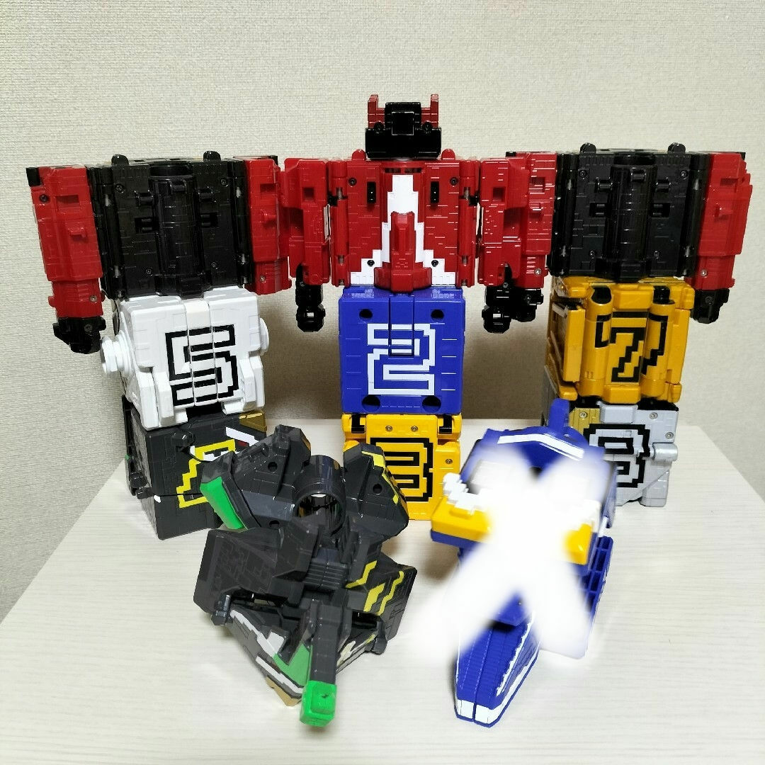 BANDAI(バンダイ)の【動物戦隊ジュウオウジャー】DXジュウオウキューブ　ワイルドセット エンタメ/ホビーのフィギュア(特撮)の商品写真