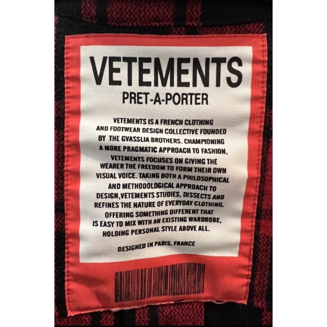 VETEMENTS(ヴェトモン)のVETEMENTS 赤×黒チェック柄ジャケット オーバーサイズ  メンズのジャケット/アウター(ブルゾン)の商品写真