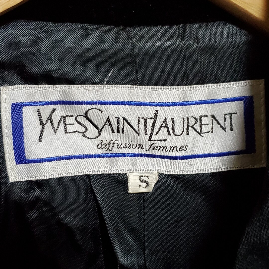 Yves Saint Laurent(イヴサンローラン)の90s vintage YVES SAINT LAURENT マゼンタ コート レディースのジャケット/アウター(ロングコート)の商品写真