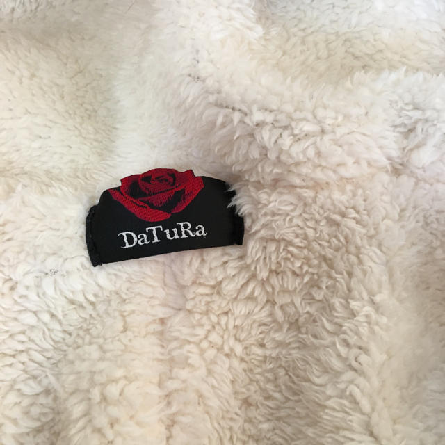 DaTuRa(ダチュラ)のDaTuRa ニット レディースのジャケット/アウター(毛皮/ファーコート)の商品写真