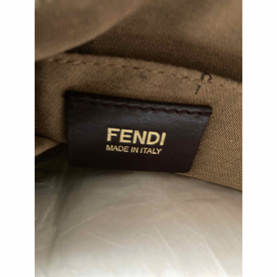 FENDI(フェンディ)の【お値下げ】FENDI ショルダーバッグ レディースのバッグ(ショルダーバッグ)の商品写真