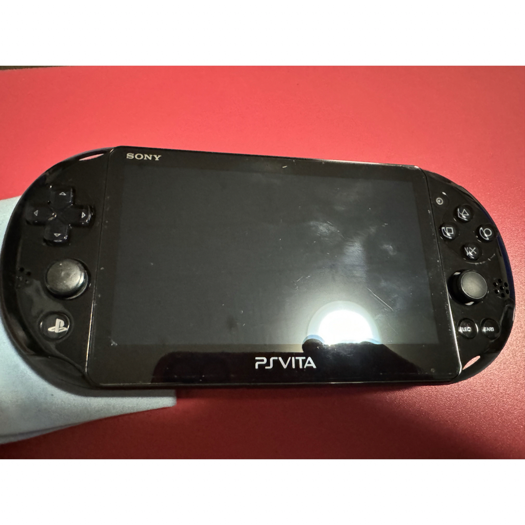 PlayStation Vita(プレイステーションヴィータ)のvita   ブラック　3番 エンタメ/ホビーのゲームソフト/ゲーム機本体(携帯用ゲーム機本体)の商品写真
