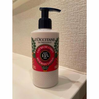 ロクシタン(L'OCCITANE)のロクシタン　【数量限定】ルミナスパウダー シア ボディローション　250 mL(ボディローション/ミルク)