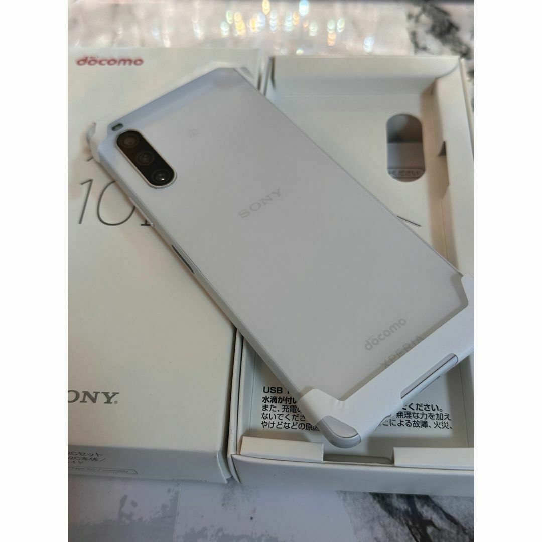 新品 docomo SONY Xperia 10 IV SO-52Cホワイト スマホ/家電/カメラのスマートフォン/携帯電話(スマートフォン本体)の商品写真