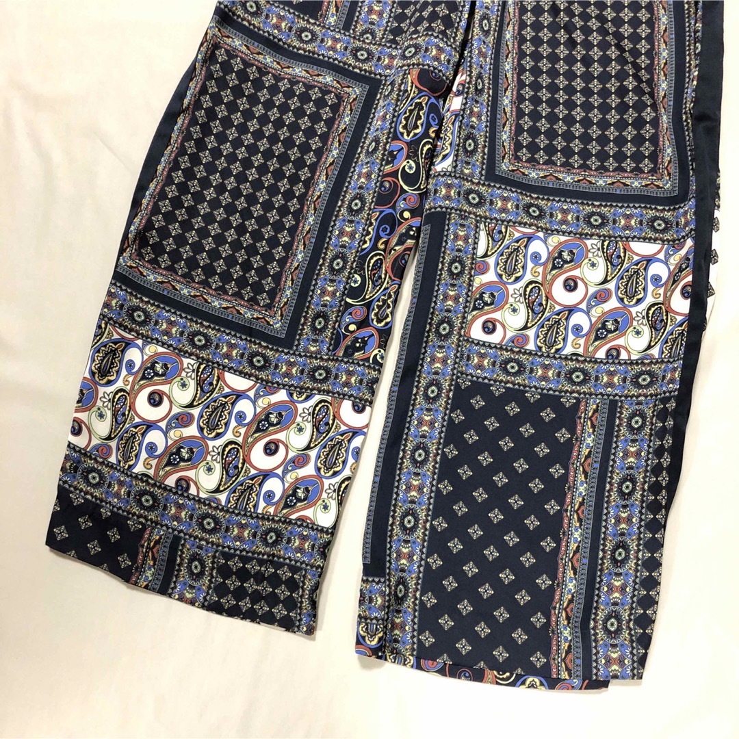 ROSE BUD(ローズバッド)のローズバッド　スカーフ柄　パンツ レディースのパンツ(カジュアルパンツ)の商品写真