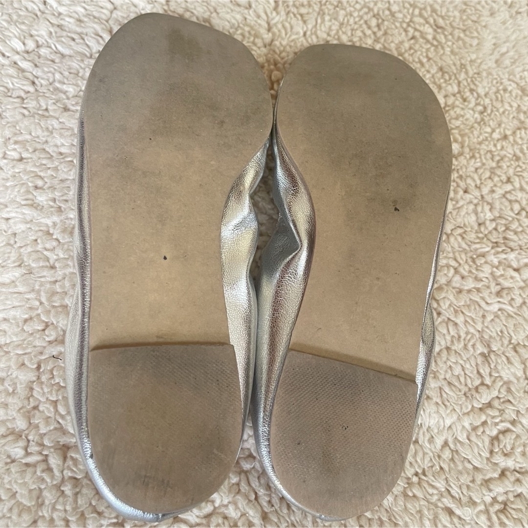 5月SALE♪︎ファルファーレ バレエシューズ スクエアギャザー シルバー レディースの靴/シューズ(バレエシューズ)の商品写真