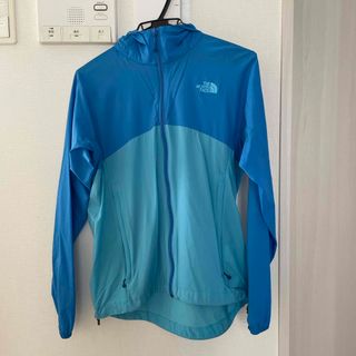 ザノースフェイス(THE NORTH FACE)のザノースフェィス　レディース　薄いパーカー　ブルー　Lサイズ(登山用品)