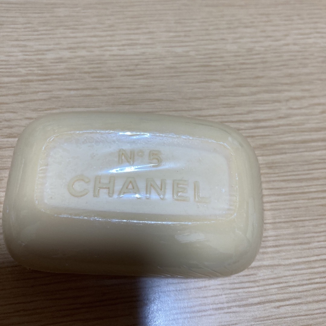 CHANEL(シャネル)のCHANEL No5 石鹸　75g コスメ/美容のボディケア(ボディソープ/石鹸)の商品写真